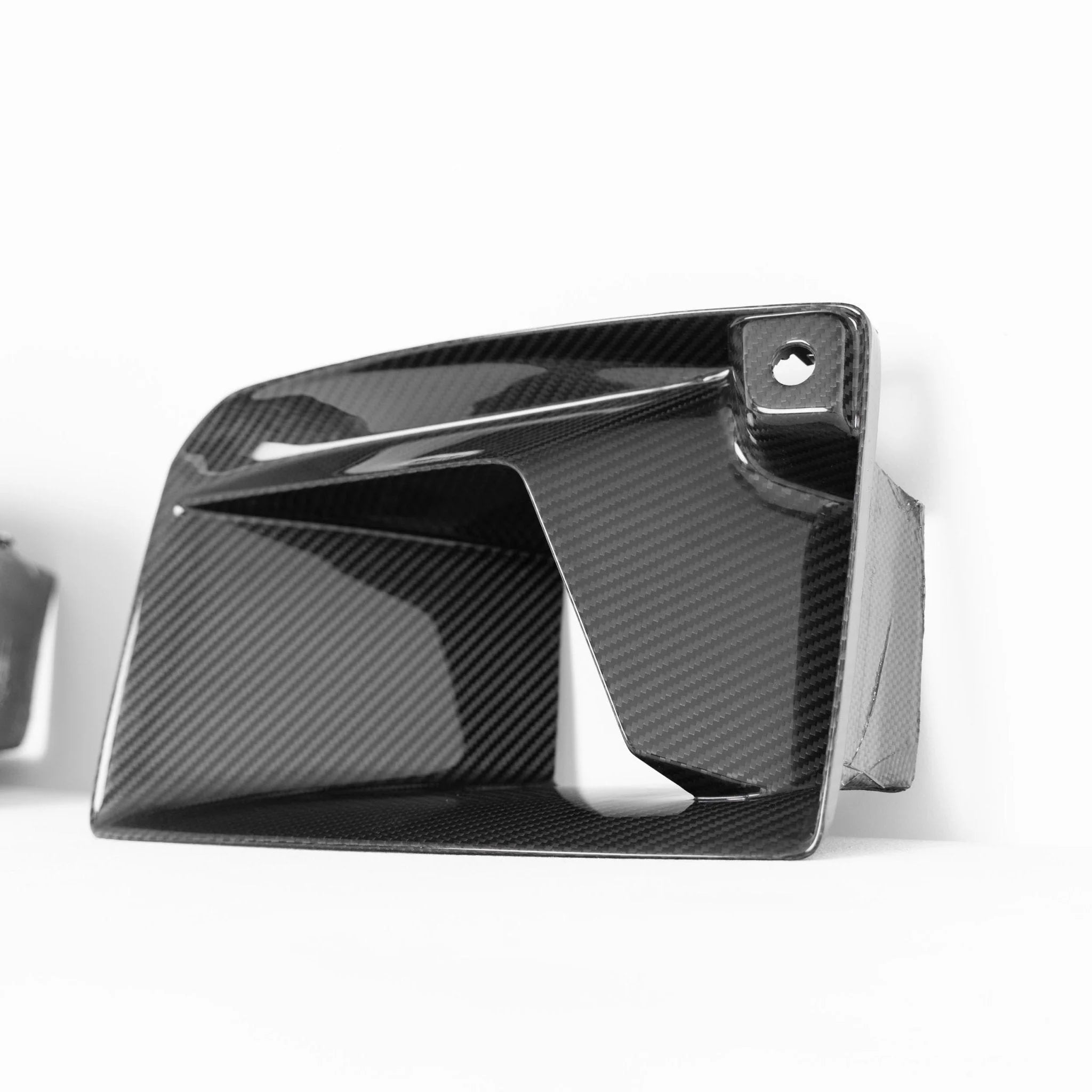 HAW TRE Style Style Dry Carbon Fiber Air Intake Vents for BMW M2 G87
